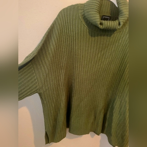 NWOT Lily & Lottie Bonnie Foldover Turtleneck Sweater - Green Sz M/L - Picture 6 of 10